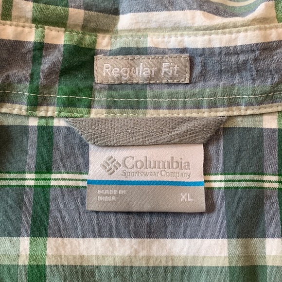 Columbia Regular Fit Short Sleeve Button Down - Picture 3 of 4
